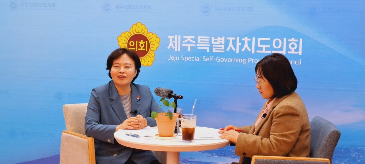 ▲ 제주도인터넷신문방송기자협회, 3월 25일 조국혁신당 비례대표 9번 배정 제주도 출신 정춘생 후보 인터뷰 진행ⓒ일간제주