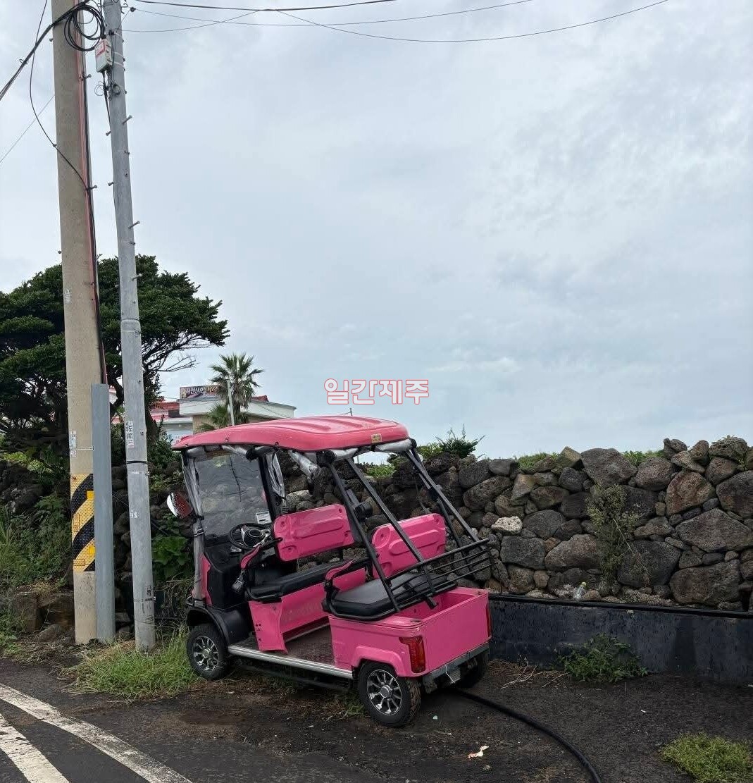 ▲ 우도에서 불법대여차량 사고 모습(사진- - 제보자)(ⓒ일간제주