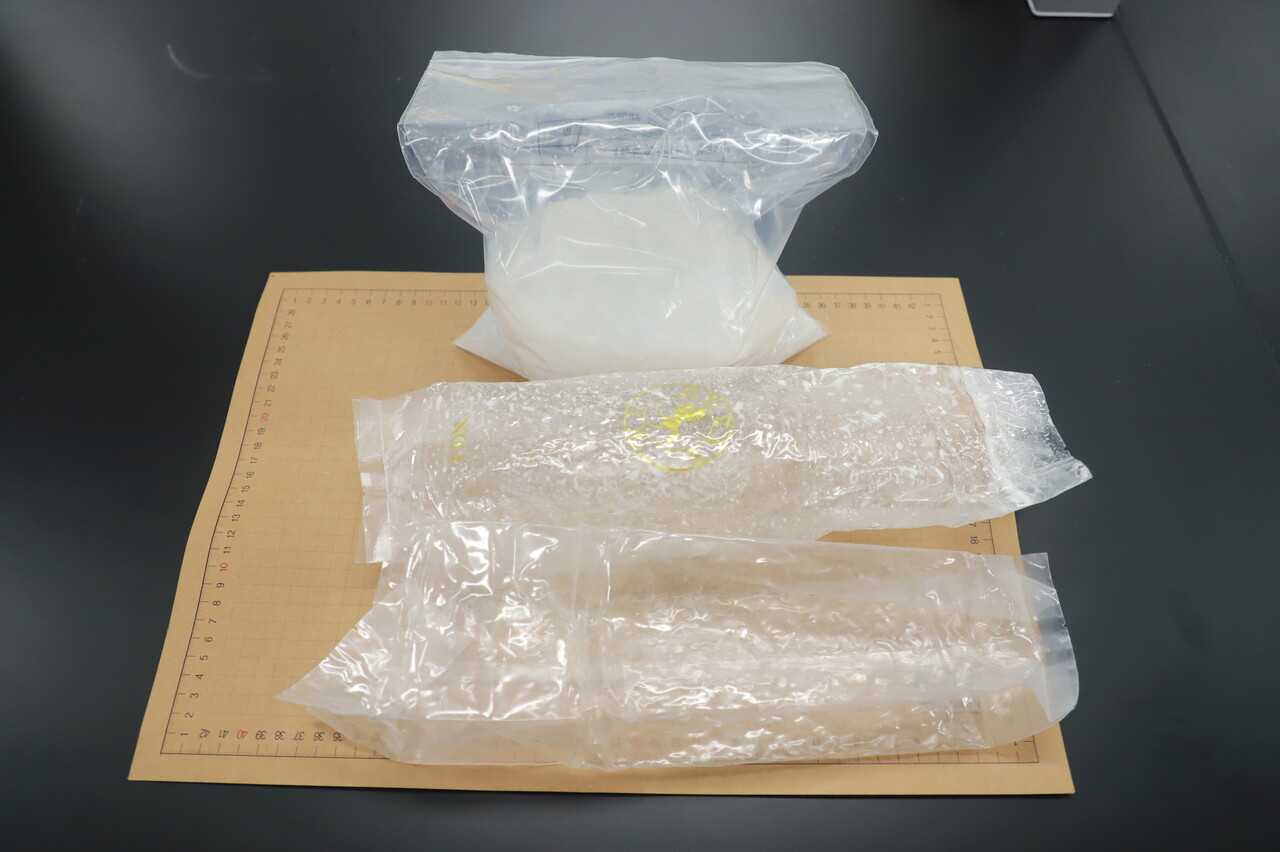 ▲ 조천읍 해안가에서 발견된 마약류 포장지 사진(차봉지는 과수계 감식 중- 제주해경 제공)ⓒ일간제주