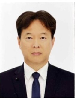 ▲ 제주도청 출입기자단에서 제출한 제주 제2공항 질의서에 서면으로 답변나선 김홍락 국토교통부 공항정책관ⓒ일간제주